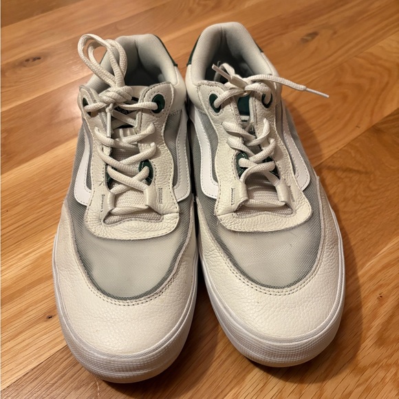 Vans - Picture 4 of 6